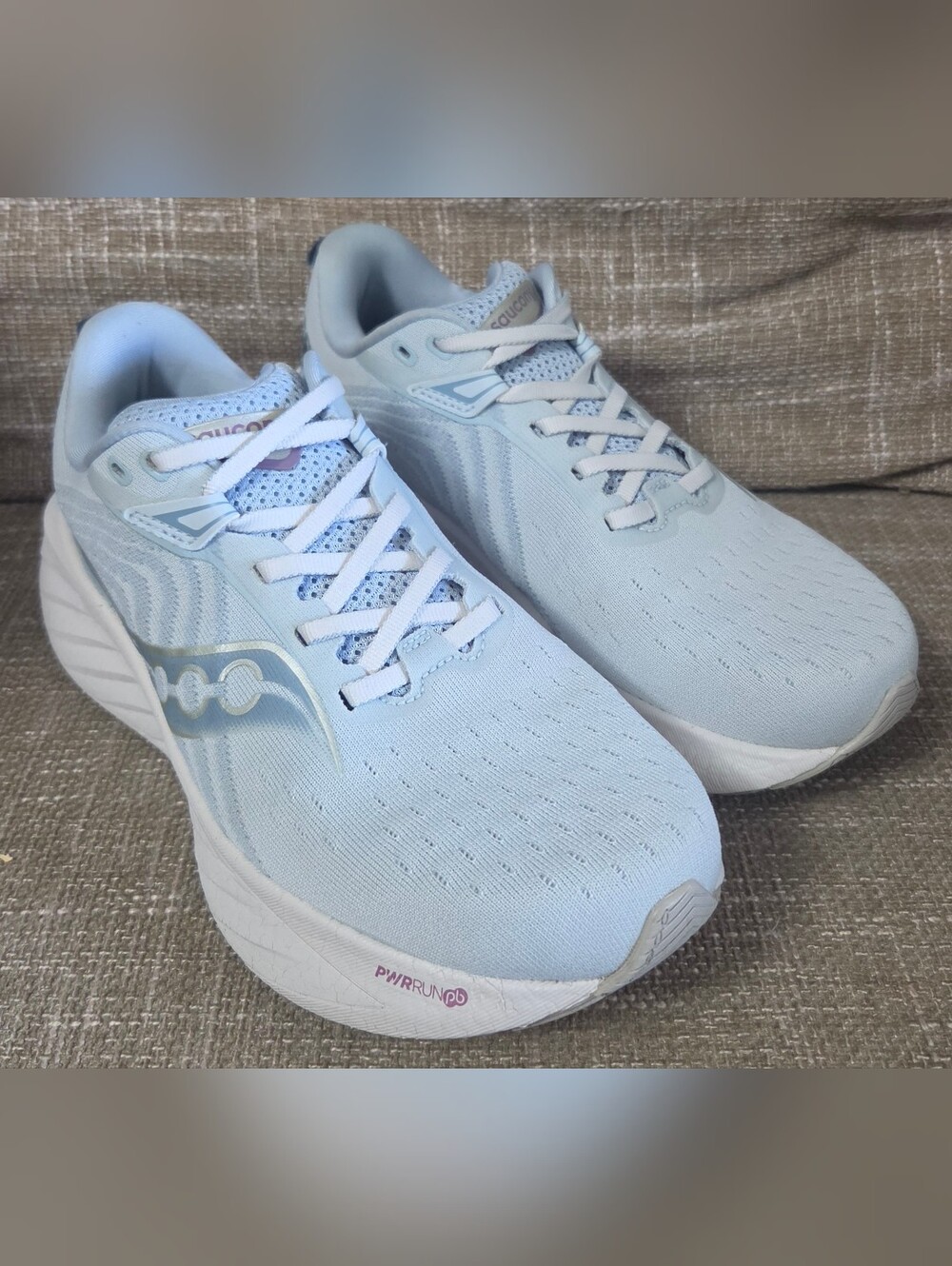 Saucony Triumph 22 Women's Size 9 W Light Blue Shoes Spenco PolySorb Insoles